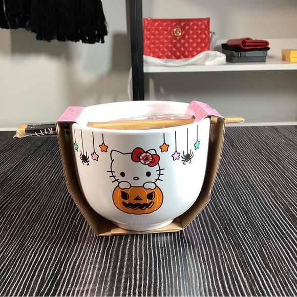 Hello Kitty - Picture 3 of 3